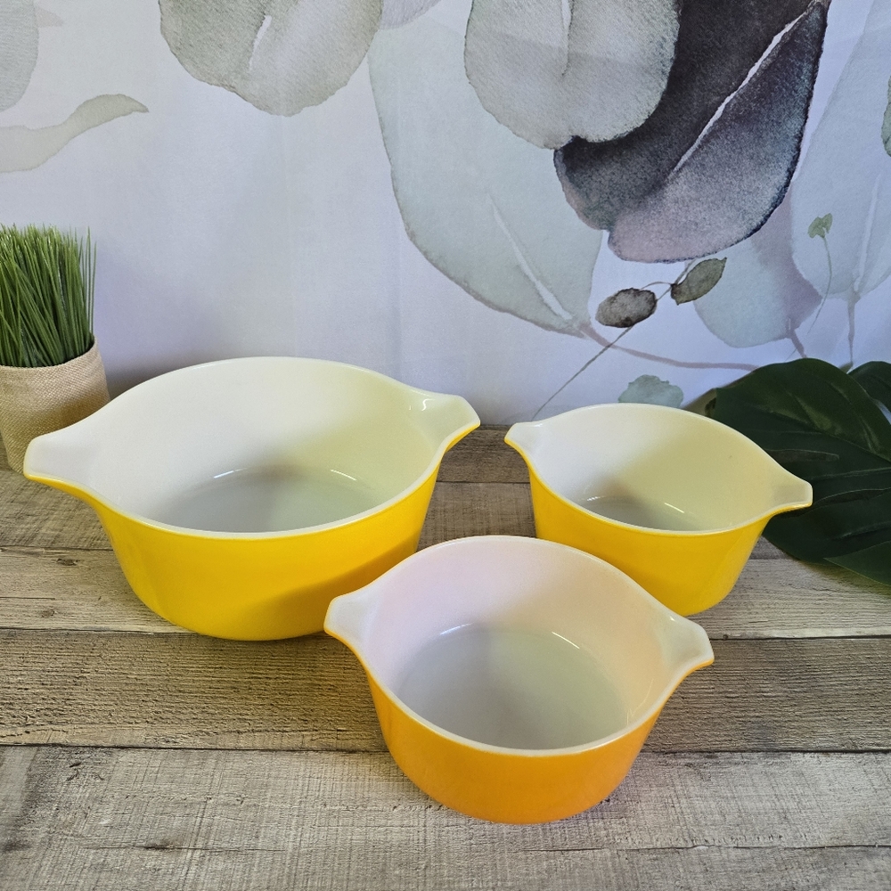 PYREX | 1970s Daisy Casseroles From The 47# Series - Includes 472, 473, 475-B